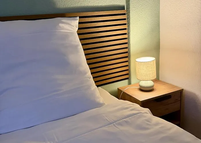 Zentrales Monteur-apartment - 7 Betten - Haustierfreundlich Appartement